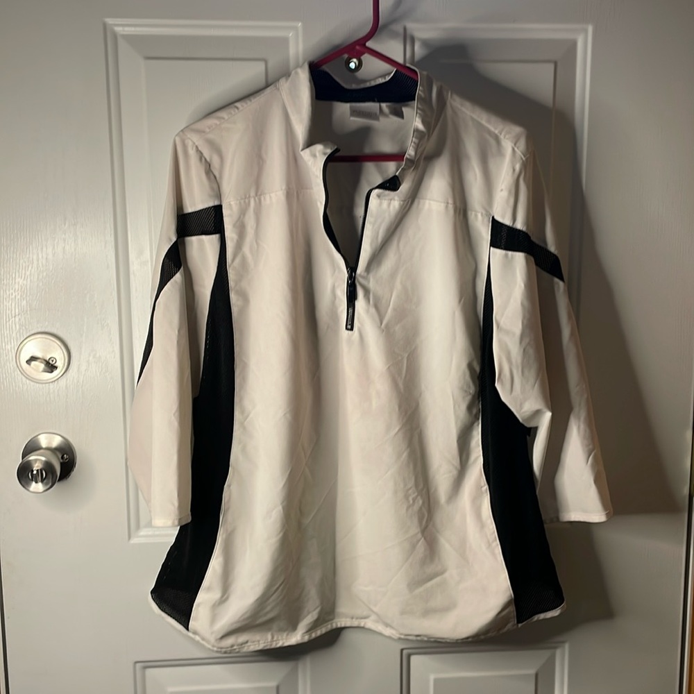 Weekends by Chico 1/4 zip jacket, vented sides and strip on sleeves, Size XL